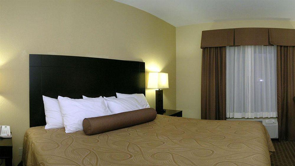 Best Western Bastrop Pines Inn Exterior foto