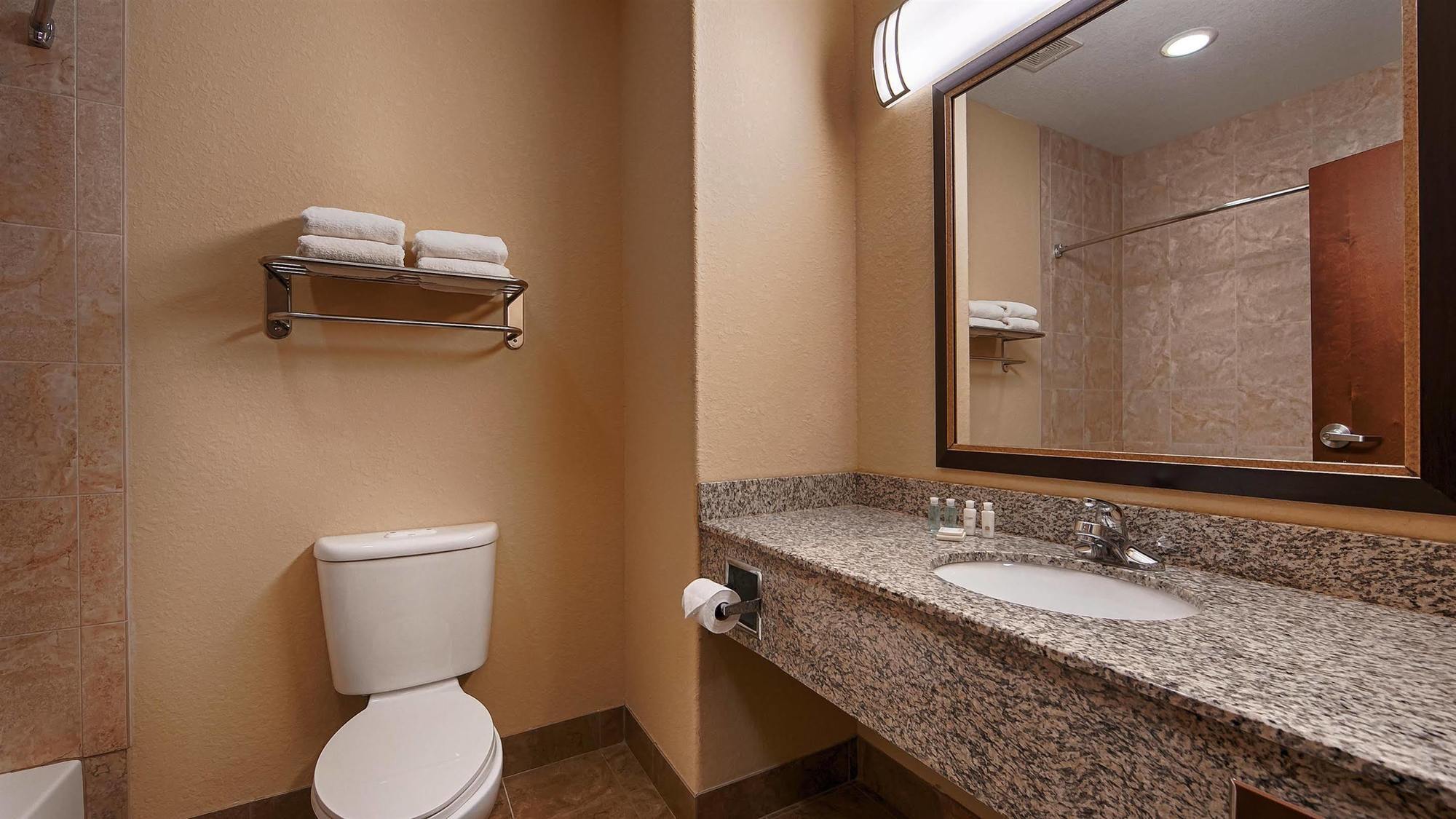 Best Western Bastrop Pines Inn Exterior foto